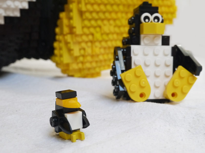 Illustration for article titled Tux the Linux mascot looks adorable in brick